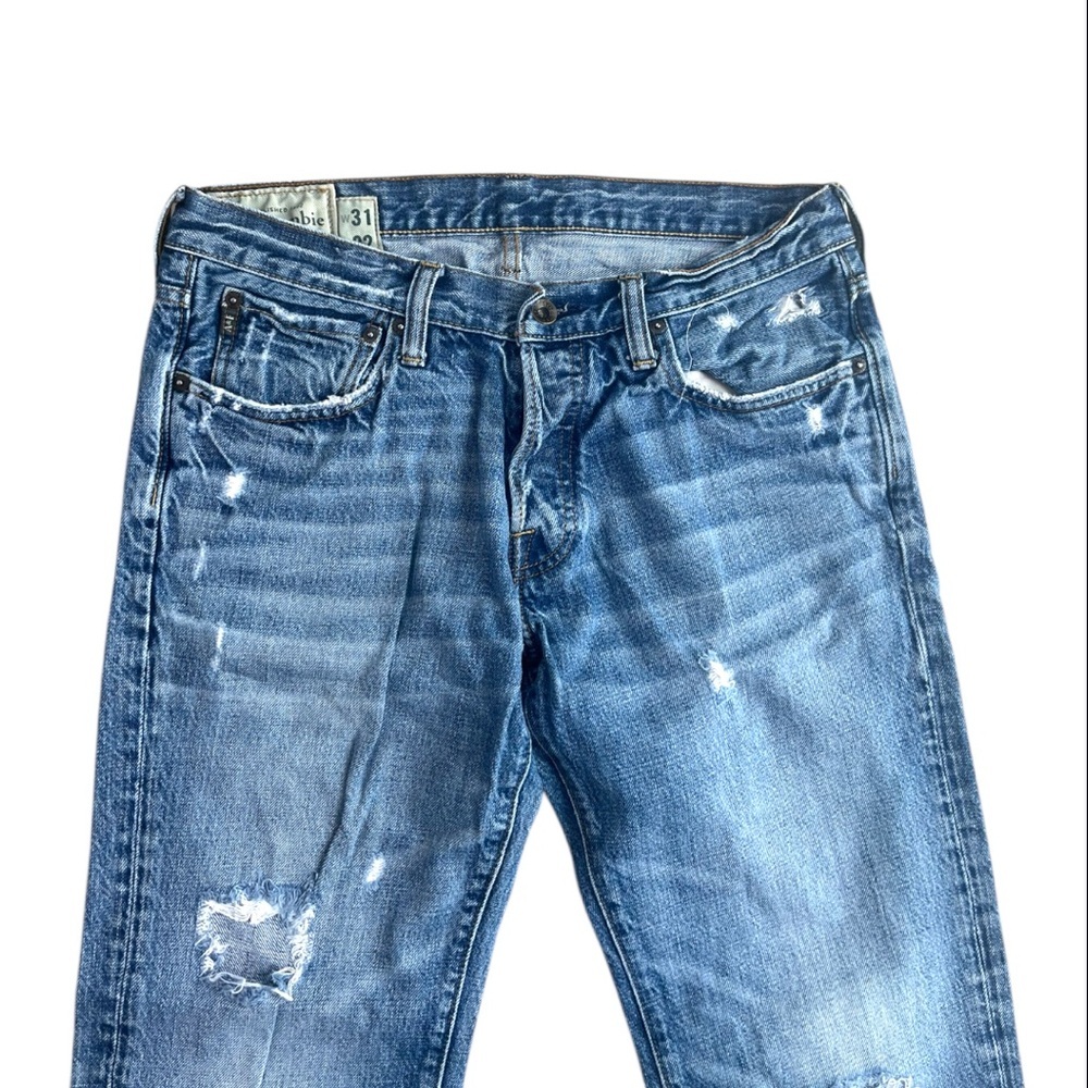 Abercrombie & Fitch Distressed Straight Leg Relaxed Fit Jeans - Picture 4 of 9